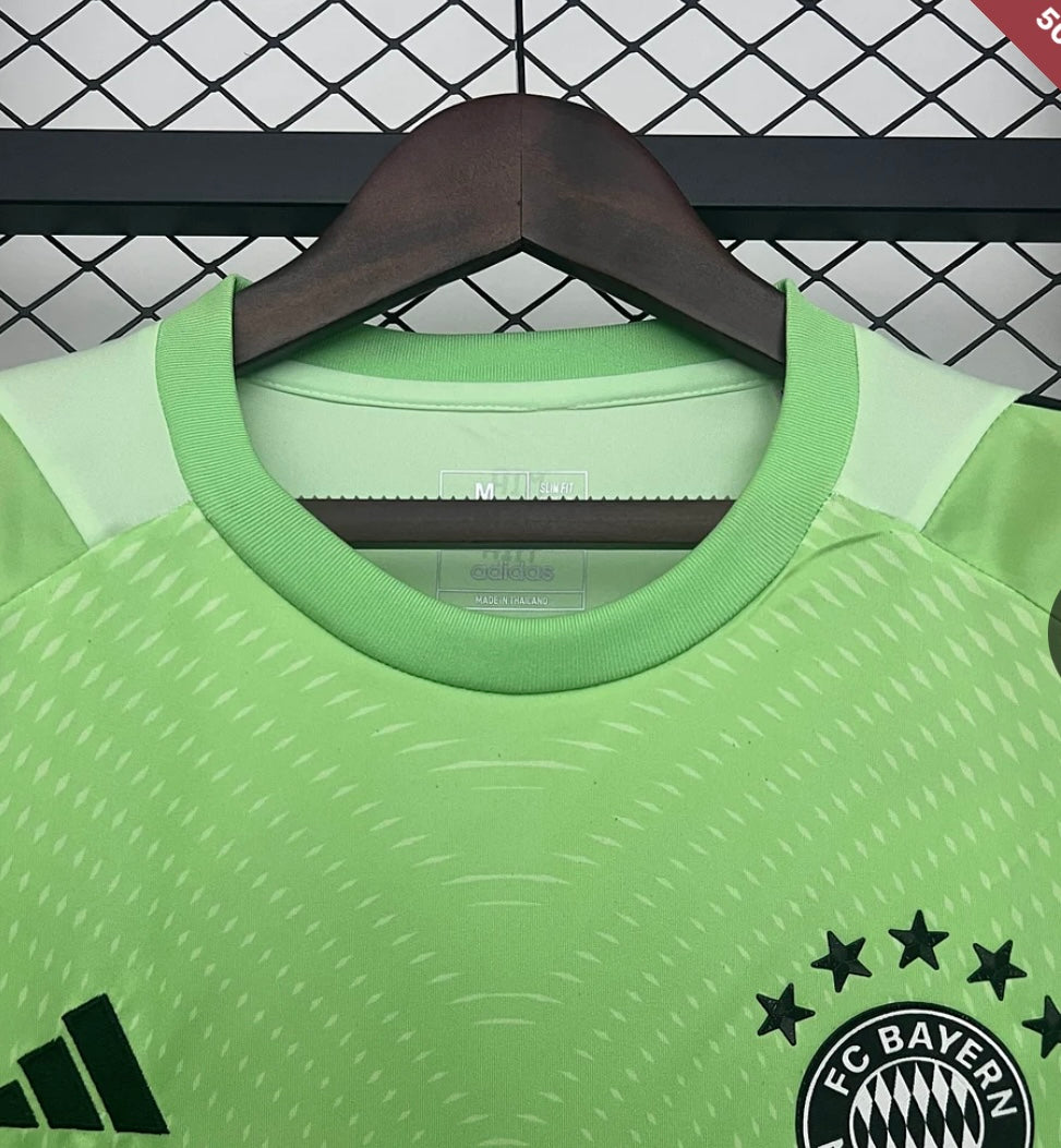 2025/2026 Bayern Munich Goalkeeper Green Football Jersey 1:1