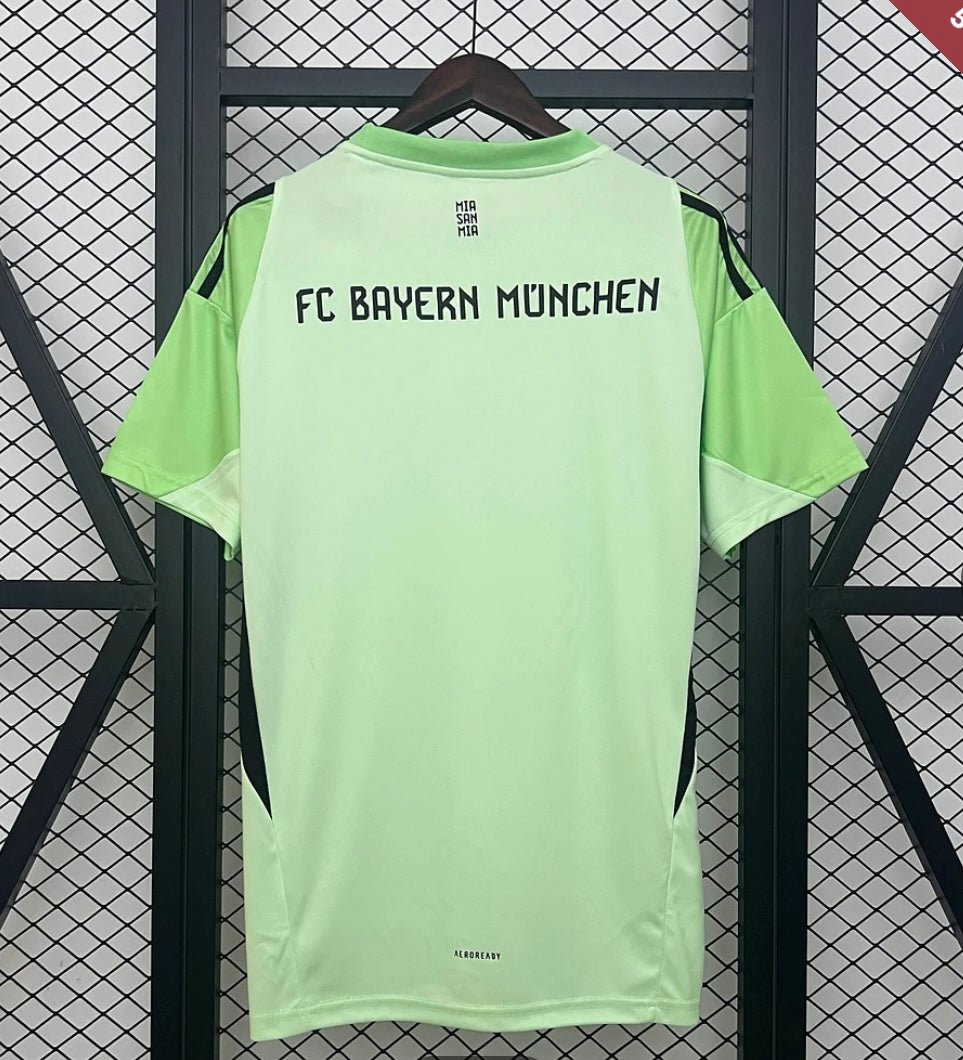 2025/2026 Bayern Munich Goalkeeper Green Football Jersey 1:1