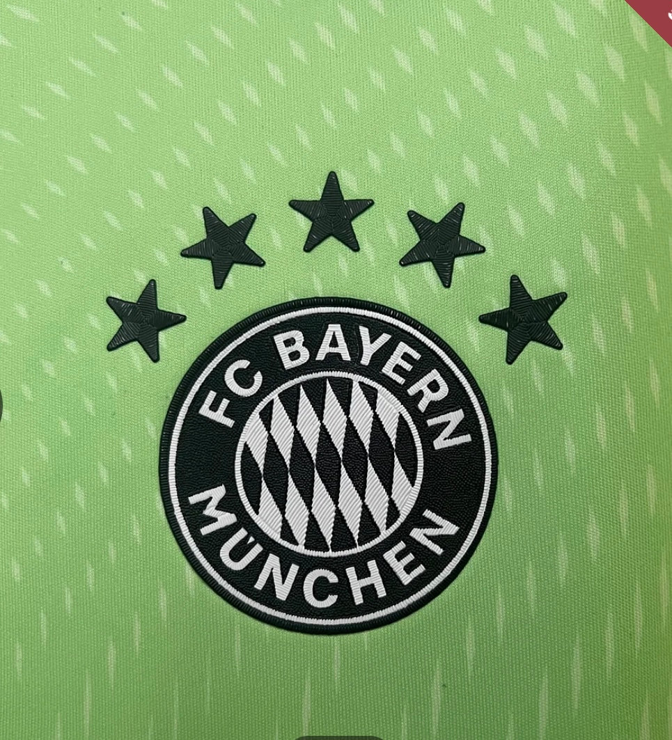 2025/2026 Bayern Munich Goalkeeper Green Football Jersey 1:1